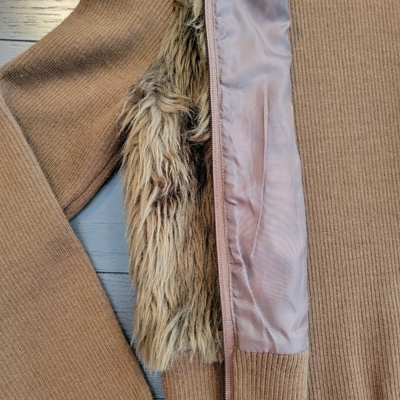 PAPARAZZI By Biz Faux Suede Embroidered Sherpa Fur Lined Vest Jacket SZ Large - Picture 9 of 14